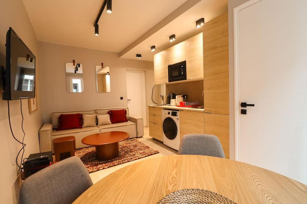 Appartement 11.newrenovated Flat#invalides#effeil Tower#4 Pers *
